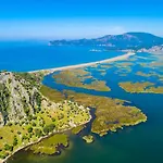 Bercu Paradise Villa